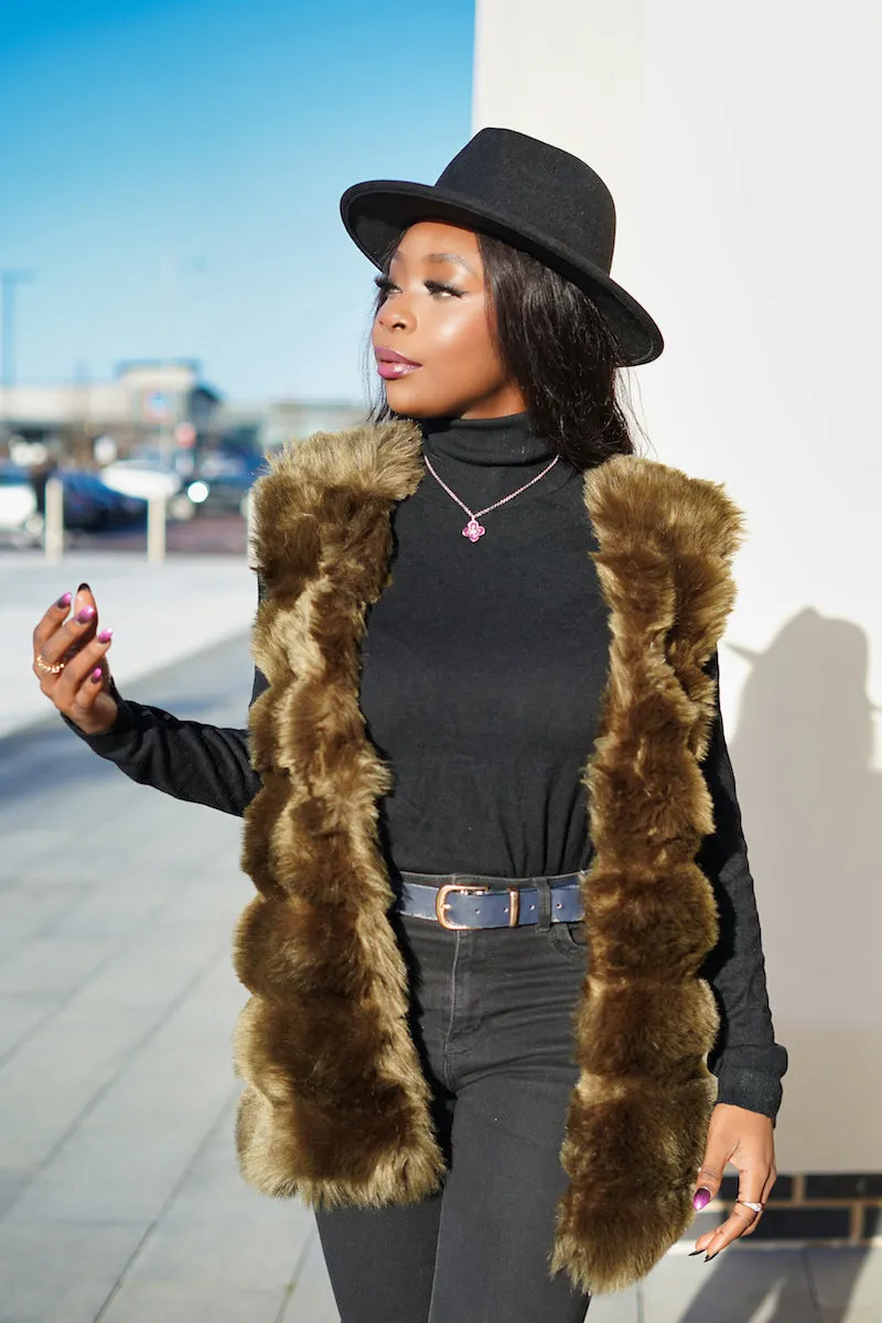 Box Cut Sleeveless Faux Fur Gilet-MLH