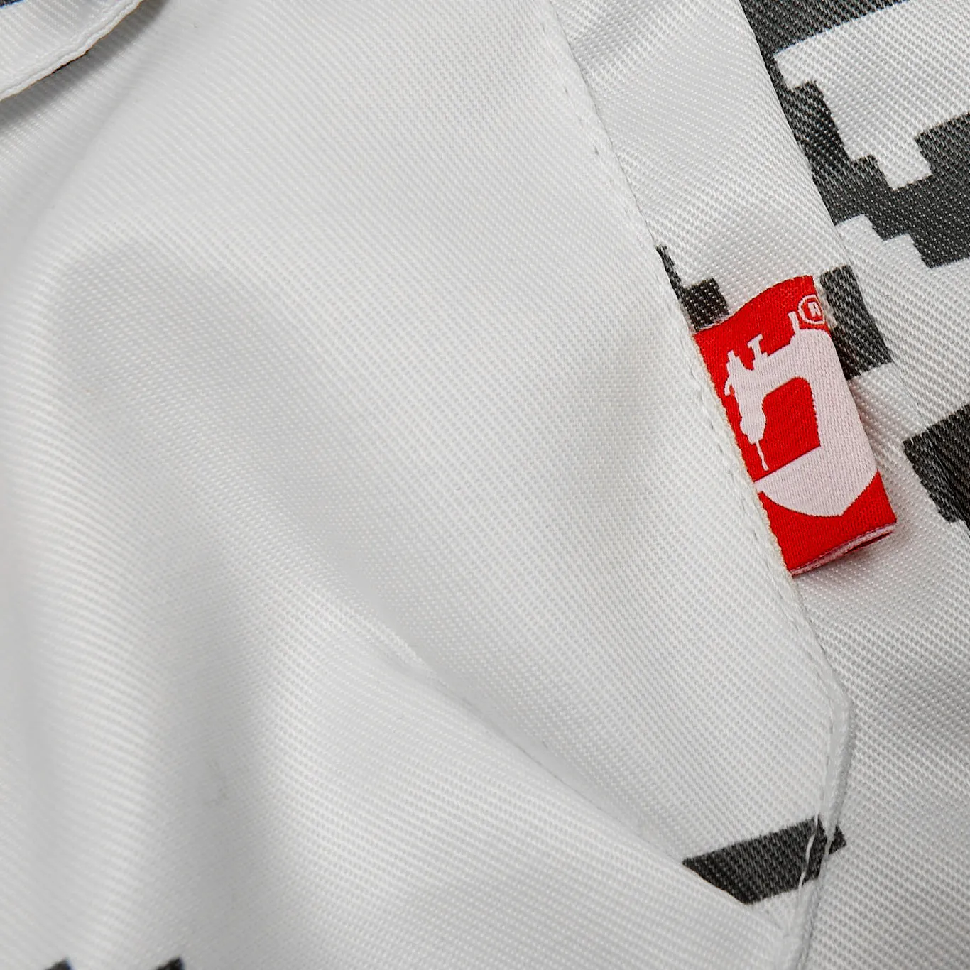 Brompton 2 White MO5 Digi Snow Camo Gilet